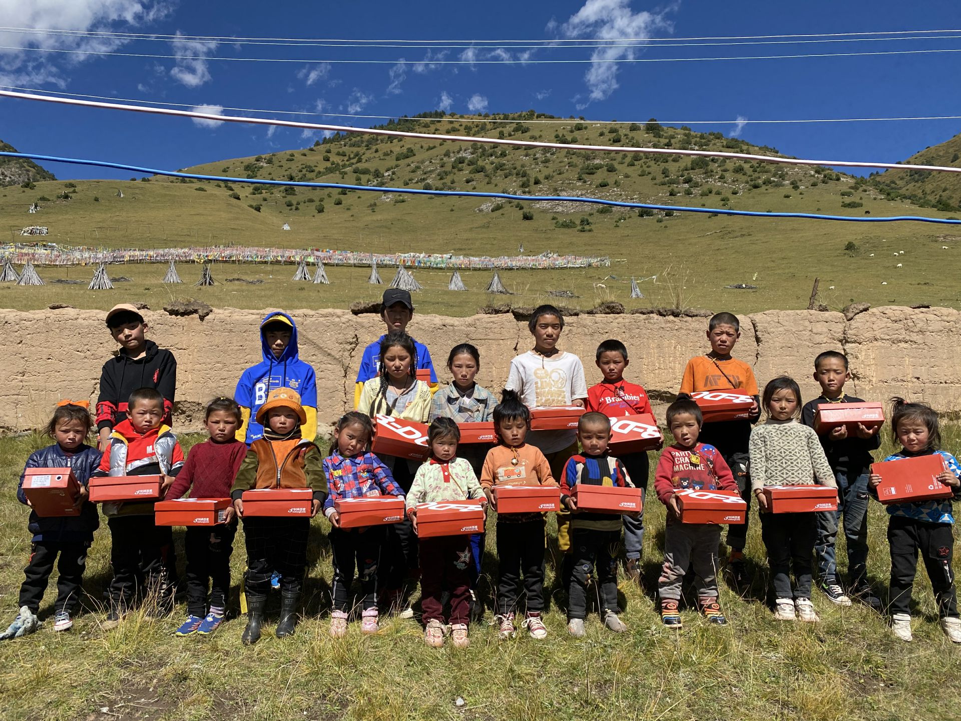 长春黎宇机电产品销售有限公司公益回顾丨家国同欢月同圆 温暖满载甘孜州(图13)